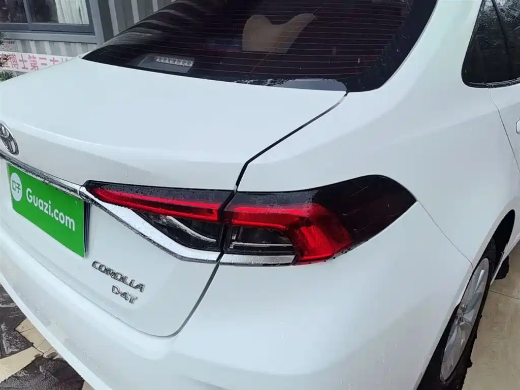 Toyota Corolla 2021 1.2T S-CVT Elite PLUS Edition фото 8
