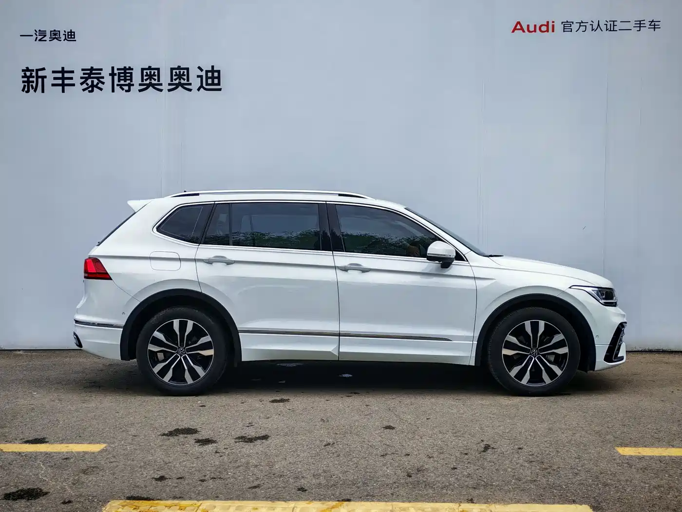 Volkswagen Tiguan L 2024 330TSI Automatic 2WD R-Line Premium Enjoyment Edition фото 4