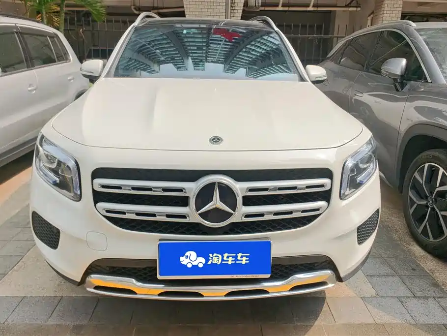 MERCEDES-BENZ GLB