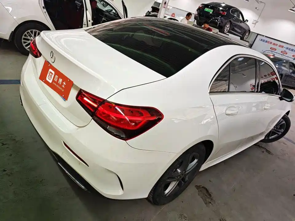 Mercedes-Benz A-Class 2022 A 180 L фото 5