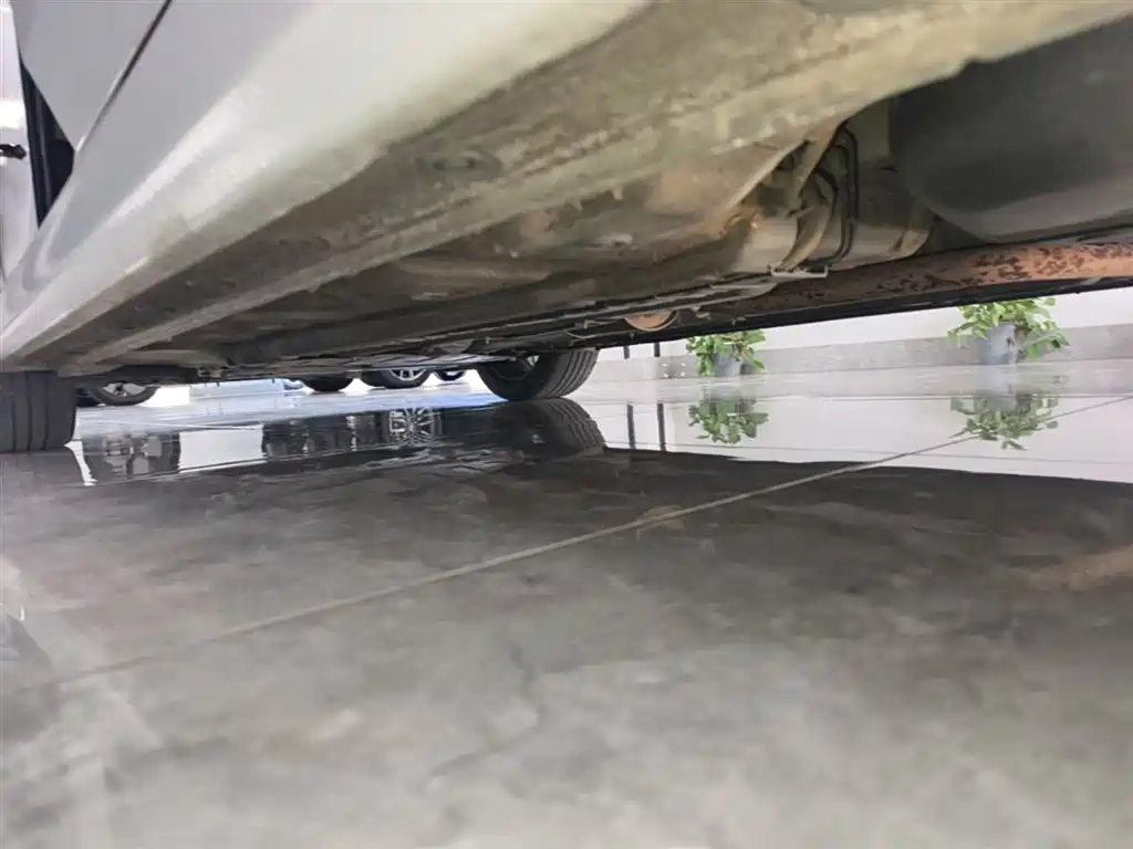 Hyundai Elantra 2022 1.5L CVT LUX Premium Edition фото 22