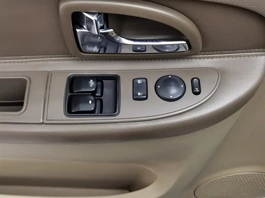 Buick GL8 2014 2.4L Classic Edition фото 9