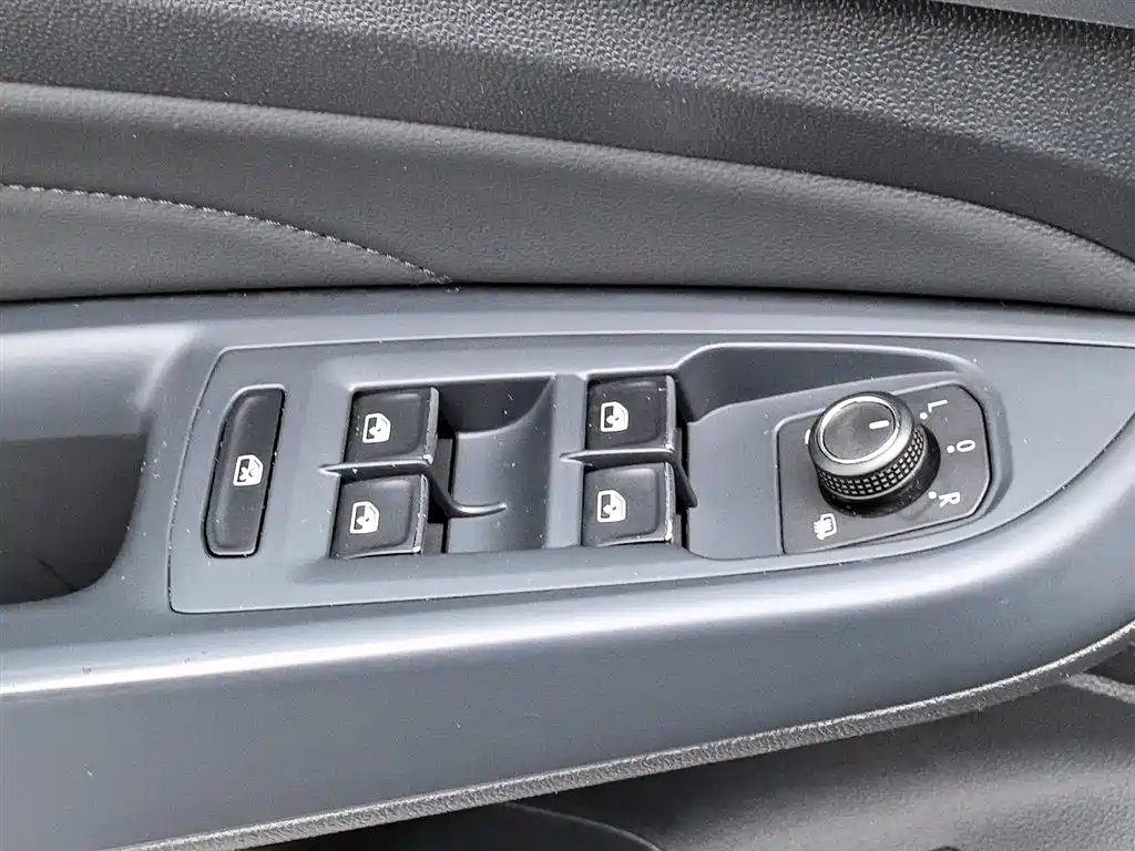 Volkswagen Passat 2023 Facelift 330TSI Elite Edition фото 9