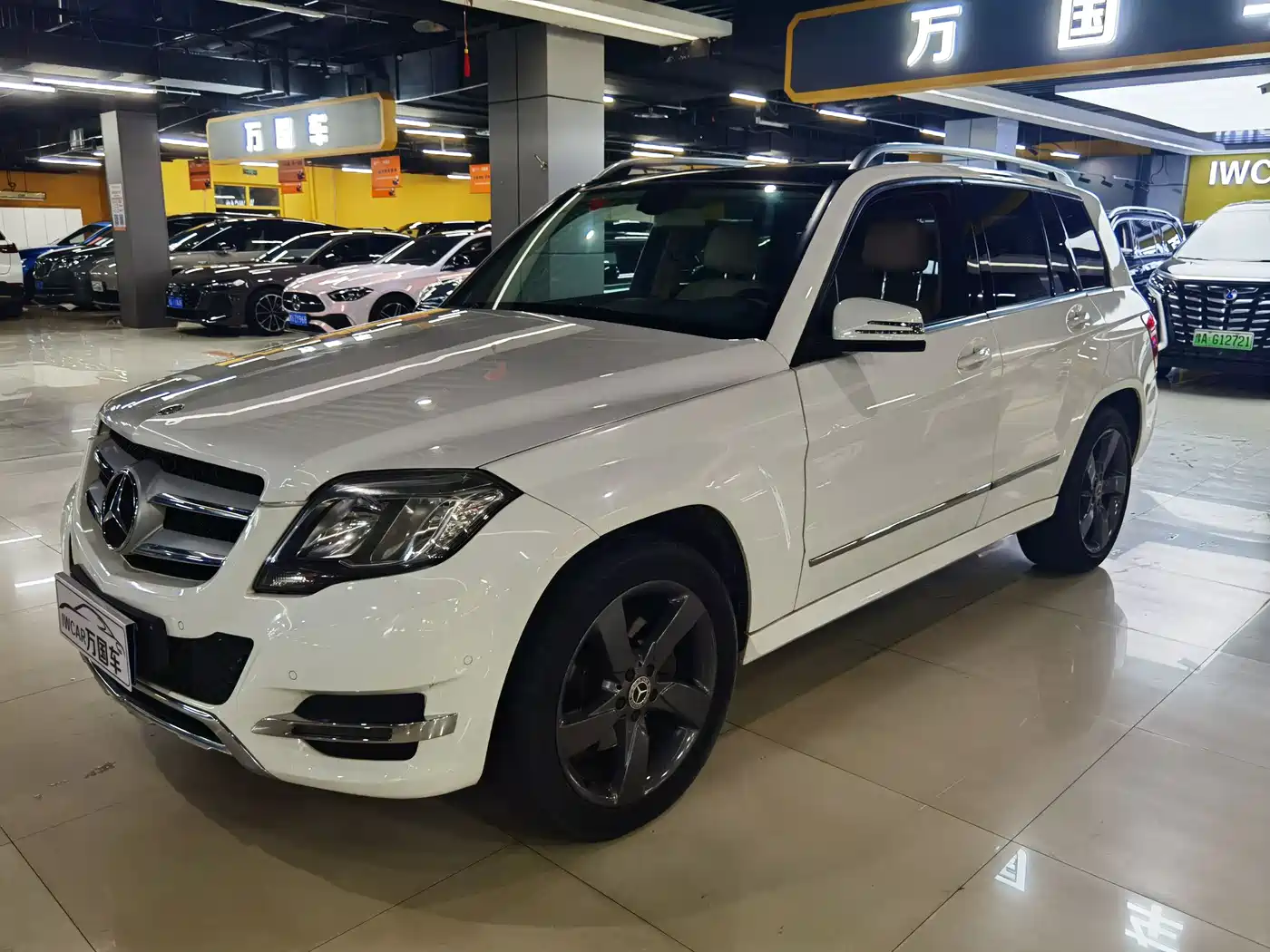 Mercedes-Benz GLK-Class 2013 GLK 300 4MATIC Dynamic Sunroof