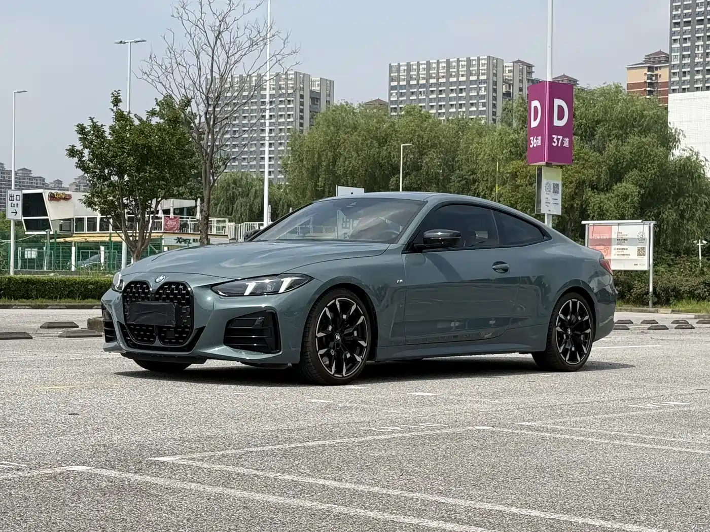 BMW 4 Series 2024 430i M Sport Shadow Edition фото 2