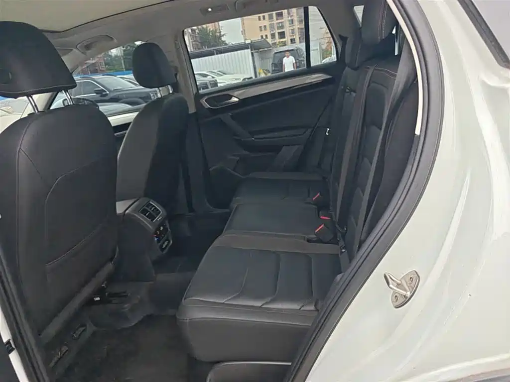 Volkswagen Tayron 2021 330TSI 2WD Luxury Smart Connect Plus фото 17
