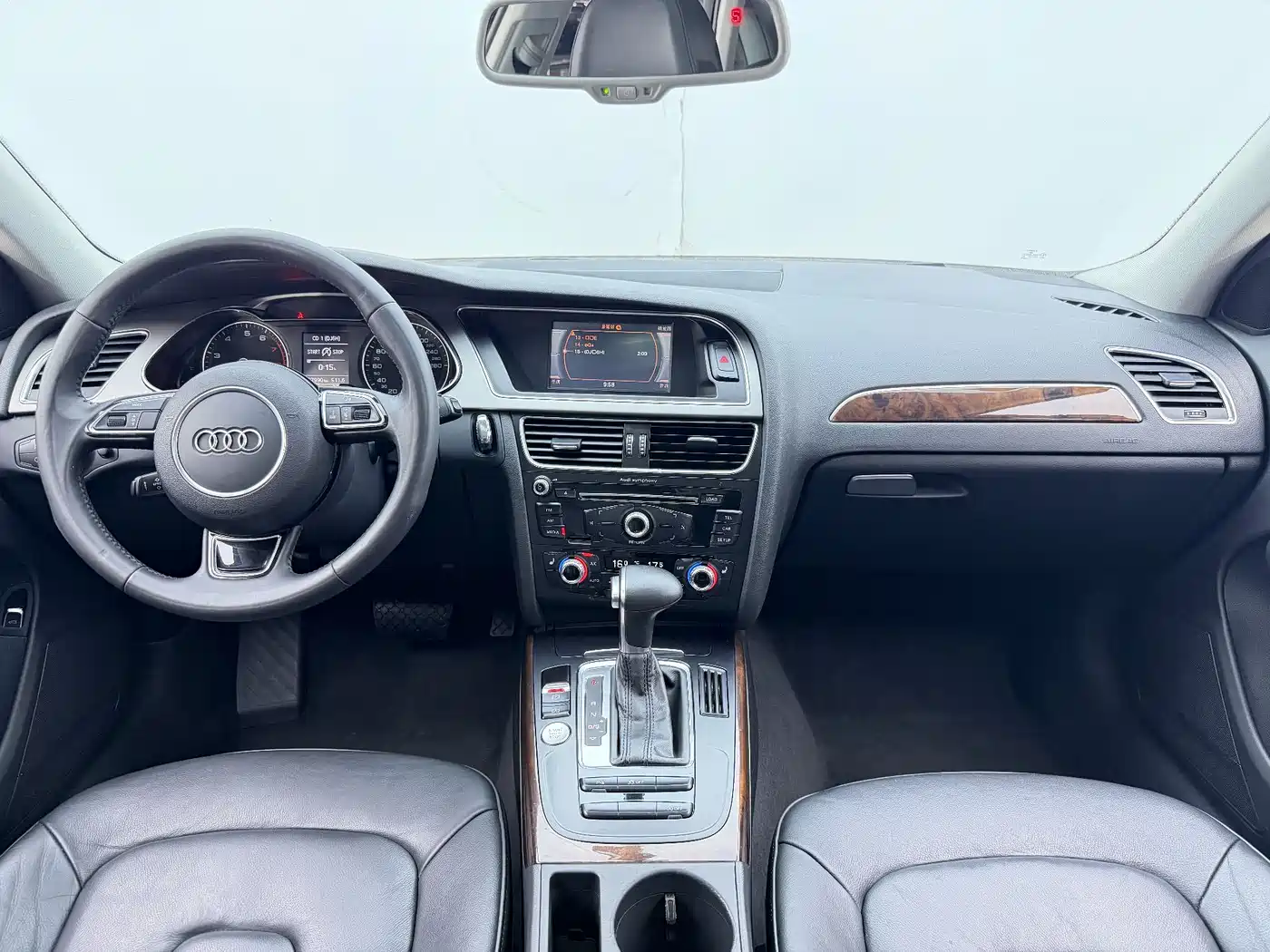 Audi A4L 2016 35 TFSI Collector's Edition S line Comfort фото 5