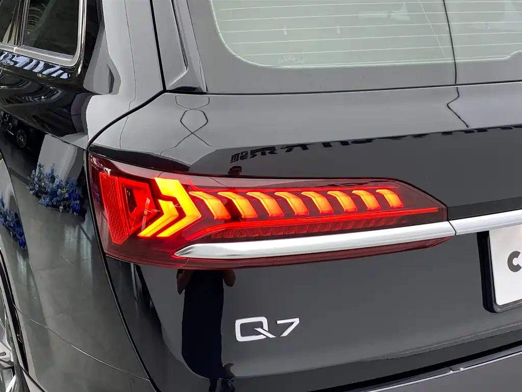 Audi Q7 2022 55 TFSI quattro S line Sport фото 32