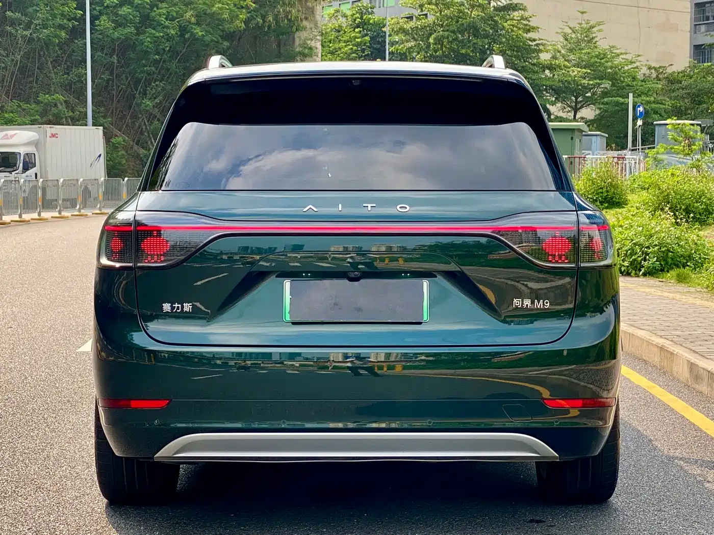 AITO Wenjie AITO M9 2024 Range Extender Max Edition 42kWh 6-seater фото 6