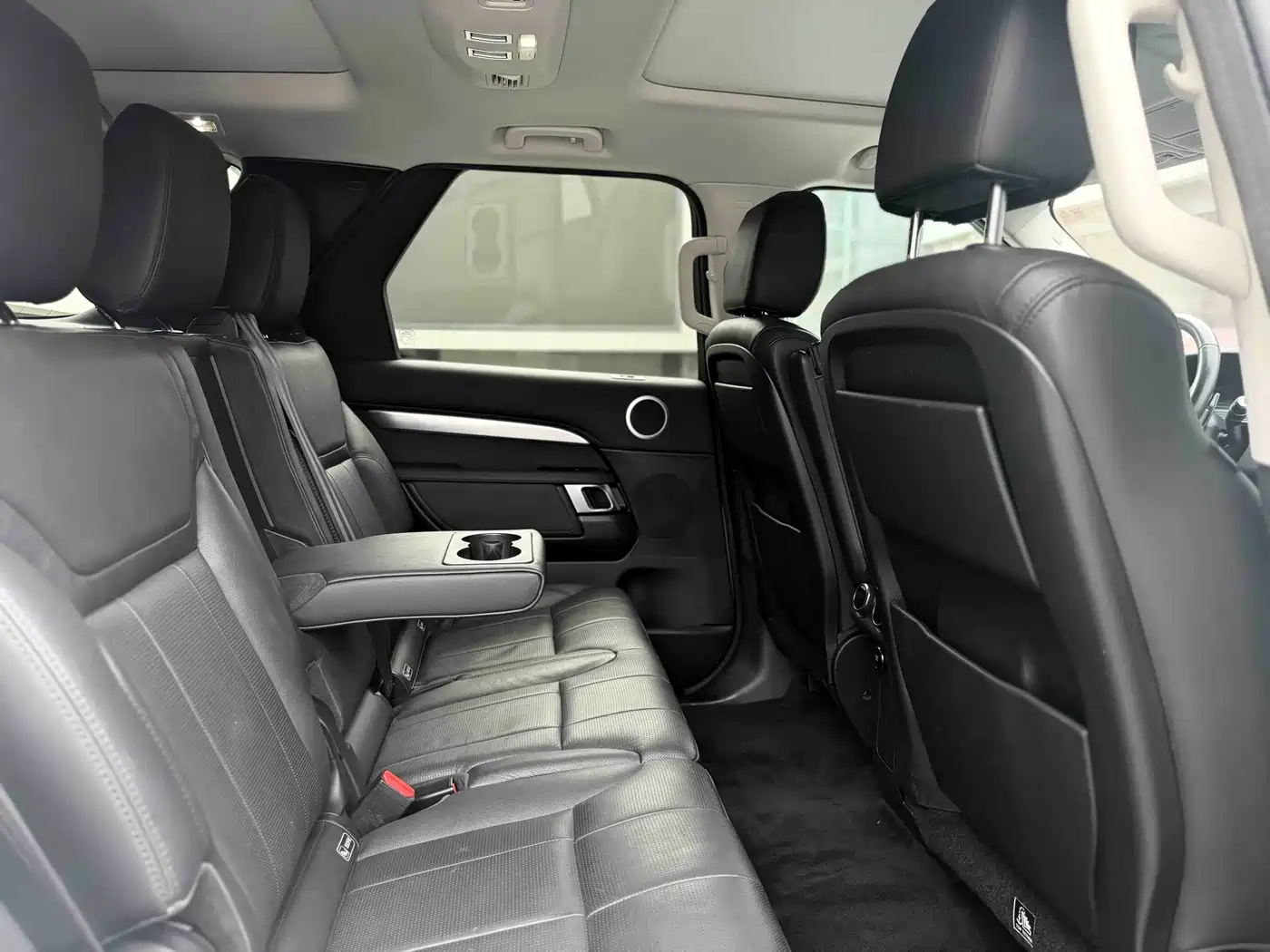 Land Rover Discovery 2020 3.0 SC V6 30th Anniversary Special Edition фото 6