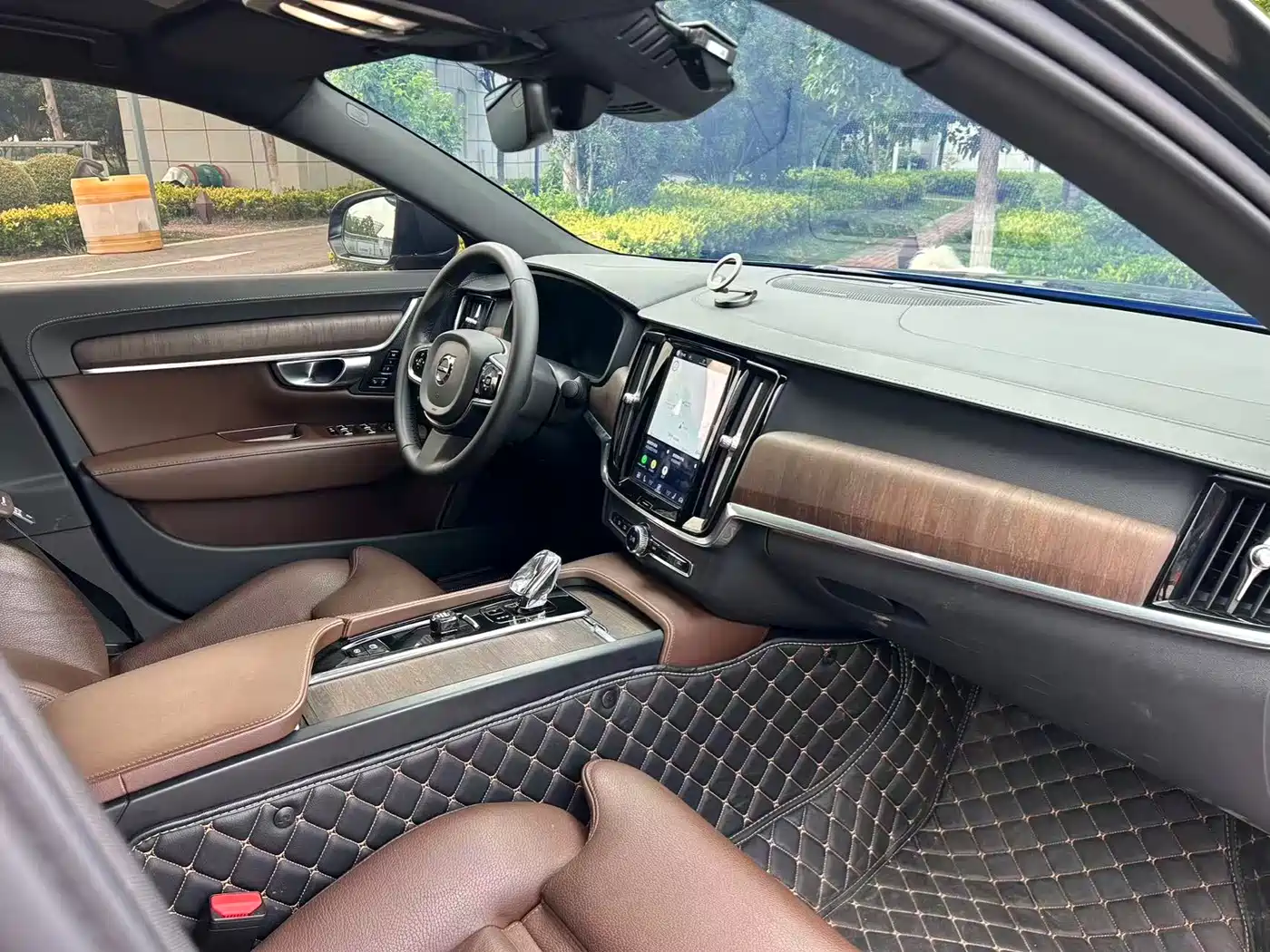 Фото 15 - Volvo S90