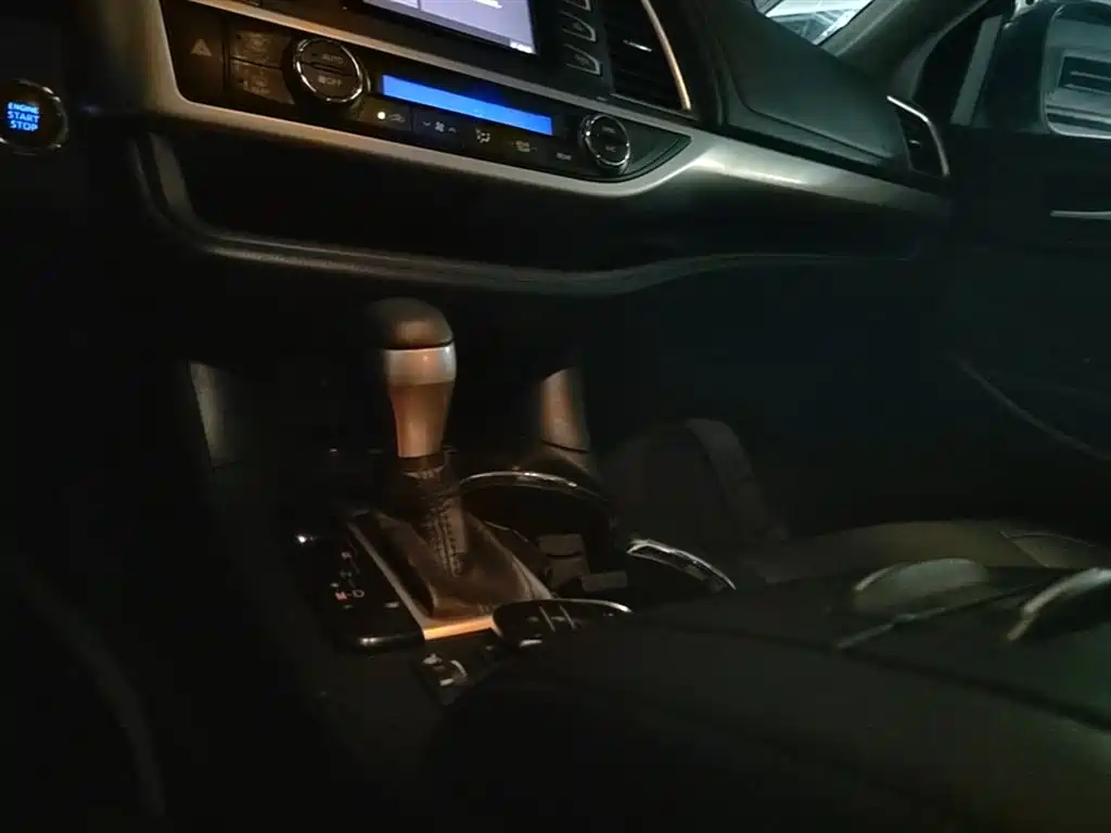 Toyota Highlander 2015 2.0T AWD Luxury Edition 7-seater фото 14