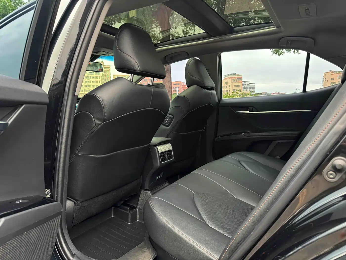 Toyota Camry 2019 Hybrid 2.5HG Luxury Edition China V фото 7