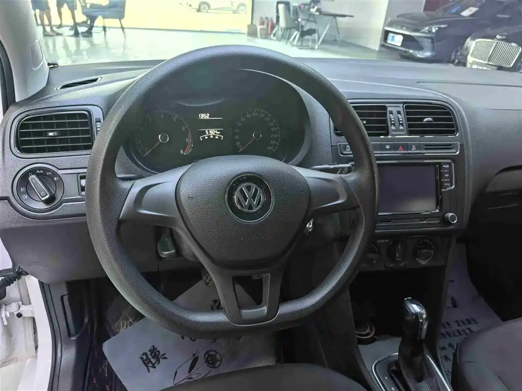 Volkswagen Polo 2018 1.5L Auto Safe Drive фото 16