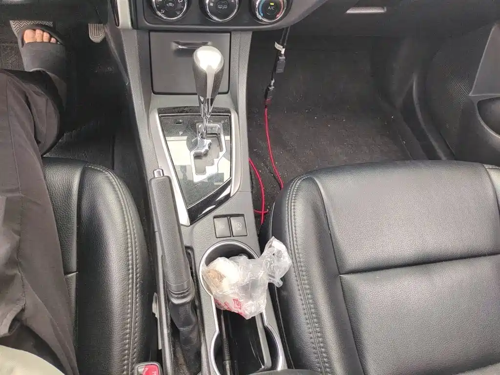 Toyota Corolla 2017 Facelift 1.2T S-CVT GL фото 7