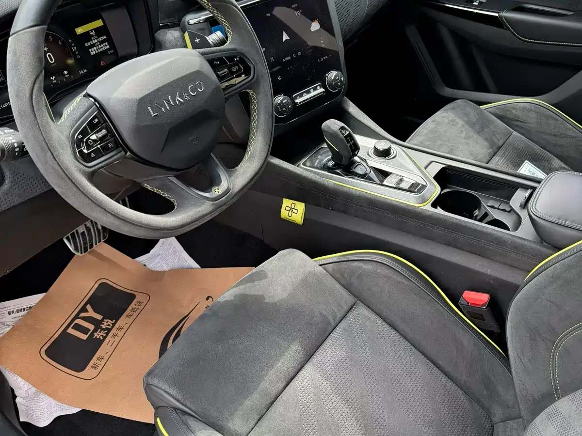 Lynk & Co 03 2020 03+ 2.0TD Auto Wind Master Edition фото 4