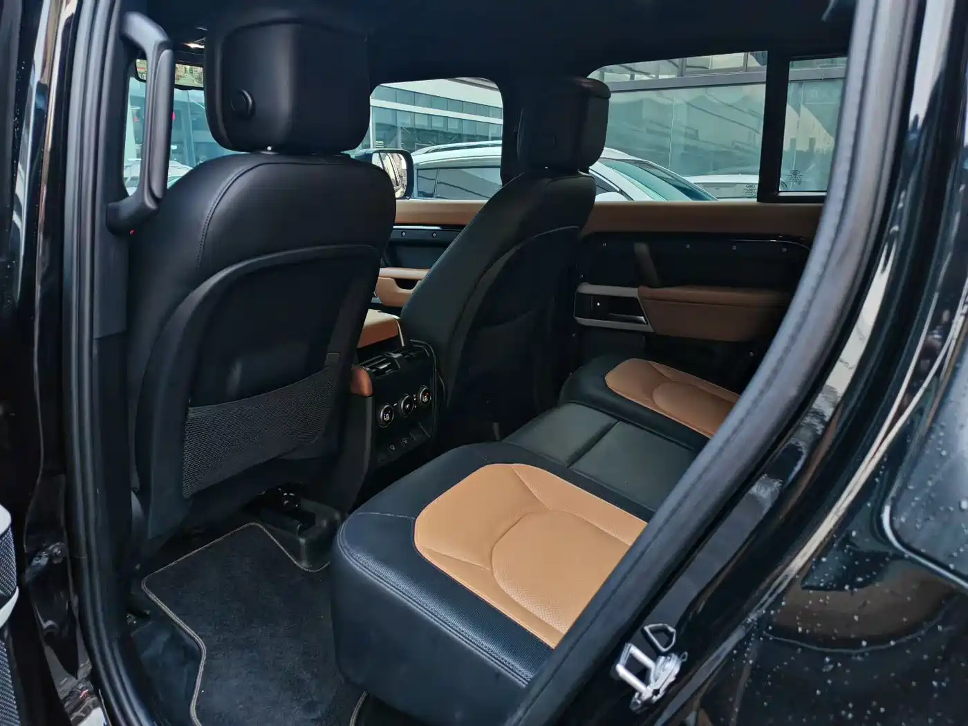 Фото 4 - Land Rover Defender