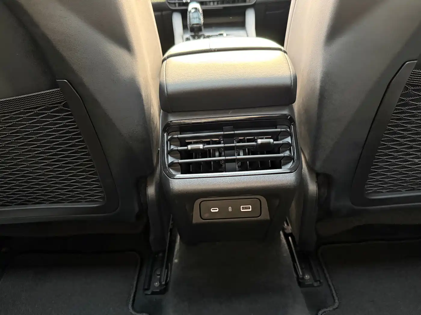 Lynk & Co 03 2023 1.5TD DCT Power Pro фото 11
