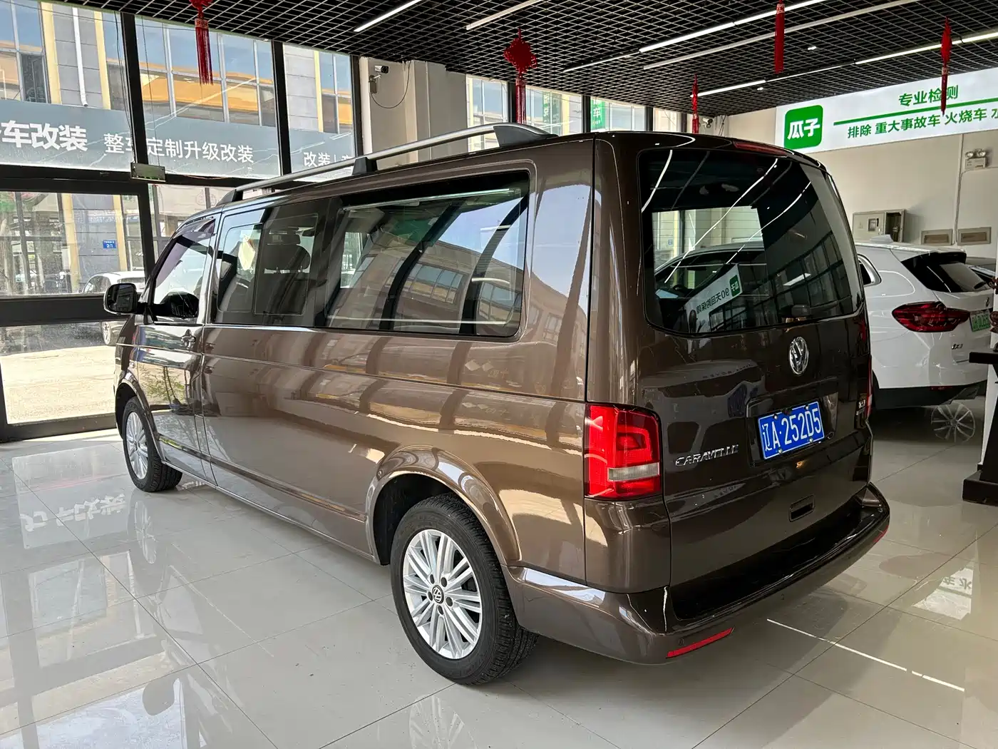 Volkswagen Caravelle 2014 2.0TSI 4WD Comfort Edition фото 4