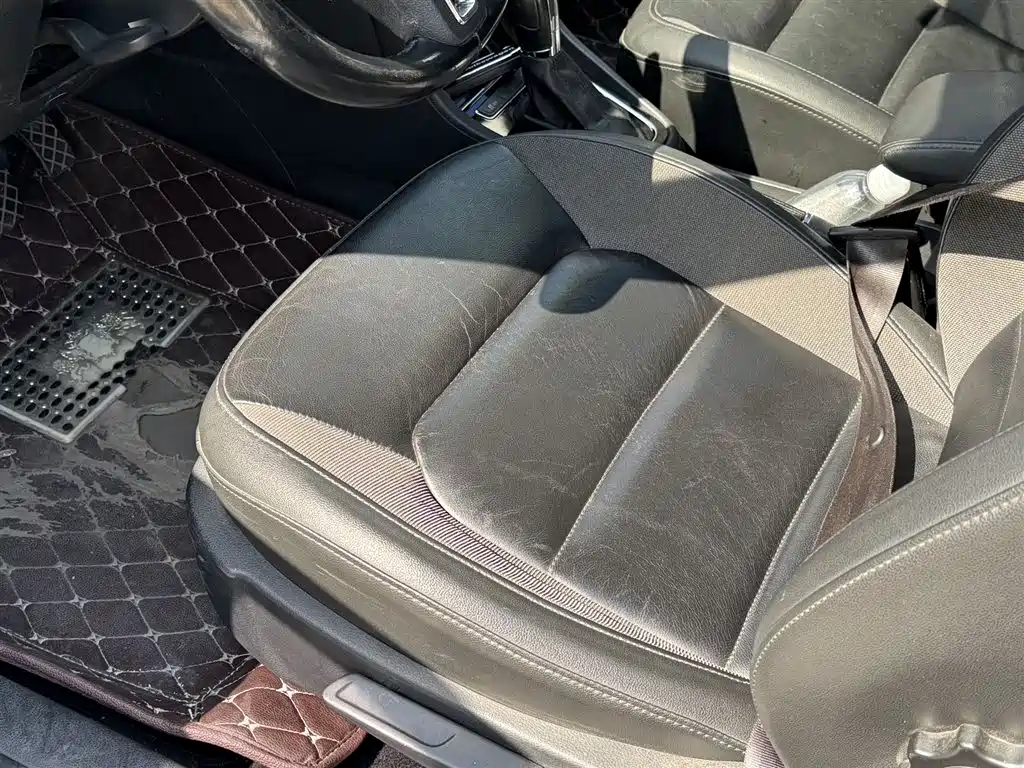 Volkswagen Bora 2014 1.6L Automatic Comfort Edition фото 5