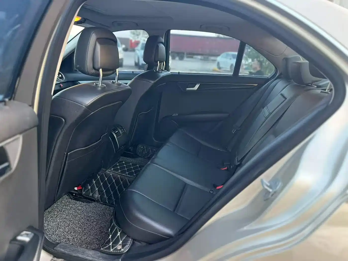 Mercedes-Benz C-Class 2011 C 180K Classic фото 5