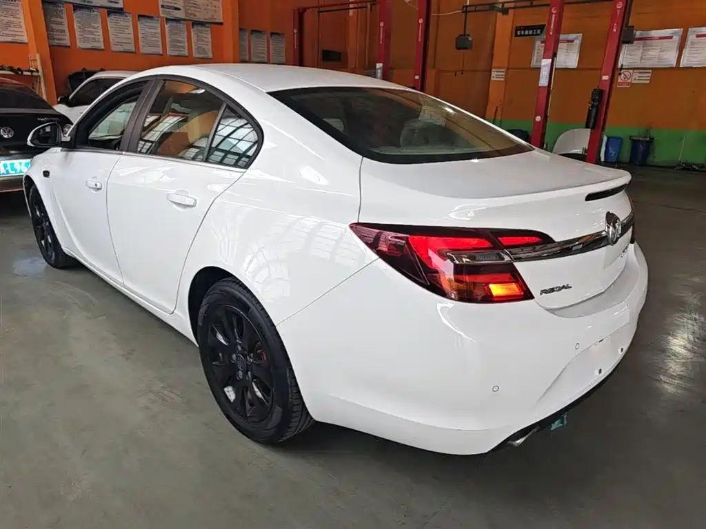 Buick Regal 2015 2.0L Leading Fashion Model фото 5