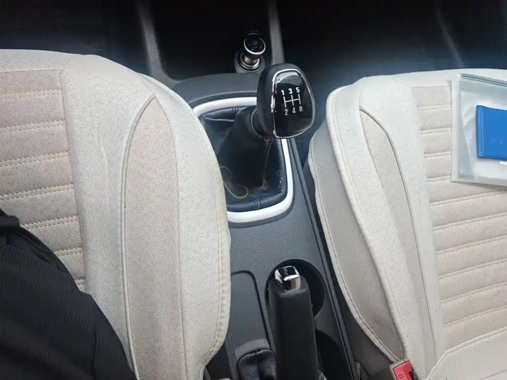 Chevrolet Sail 2015 Sail 3 1.5L Manual Ideal Sunroof Edition фото 11