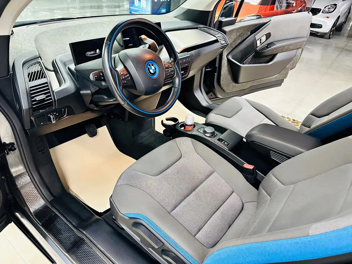 BMW I3