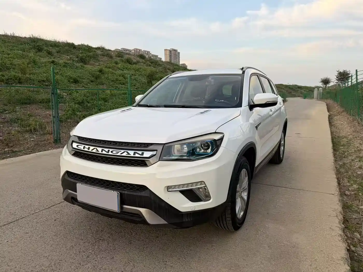 Фото 1 - Changan CS75