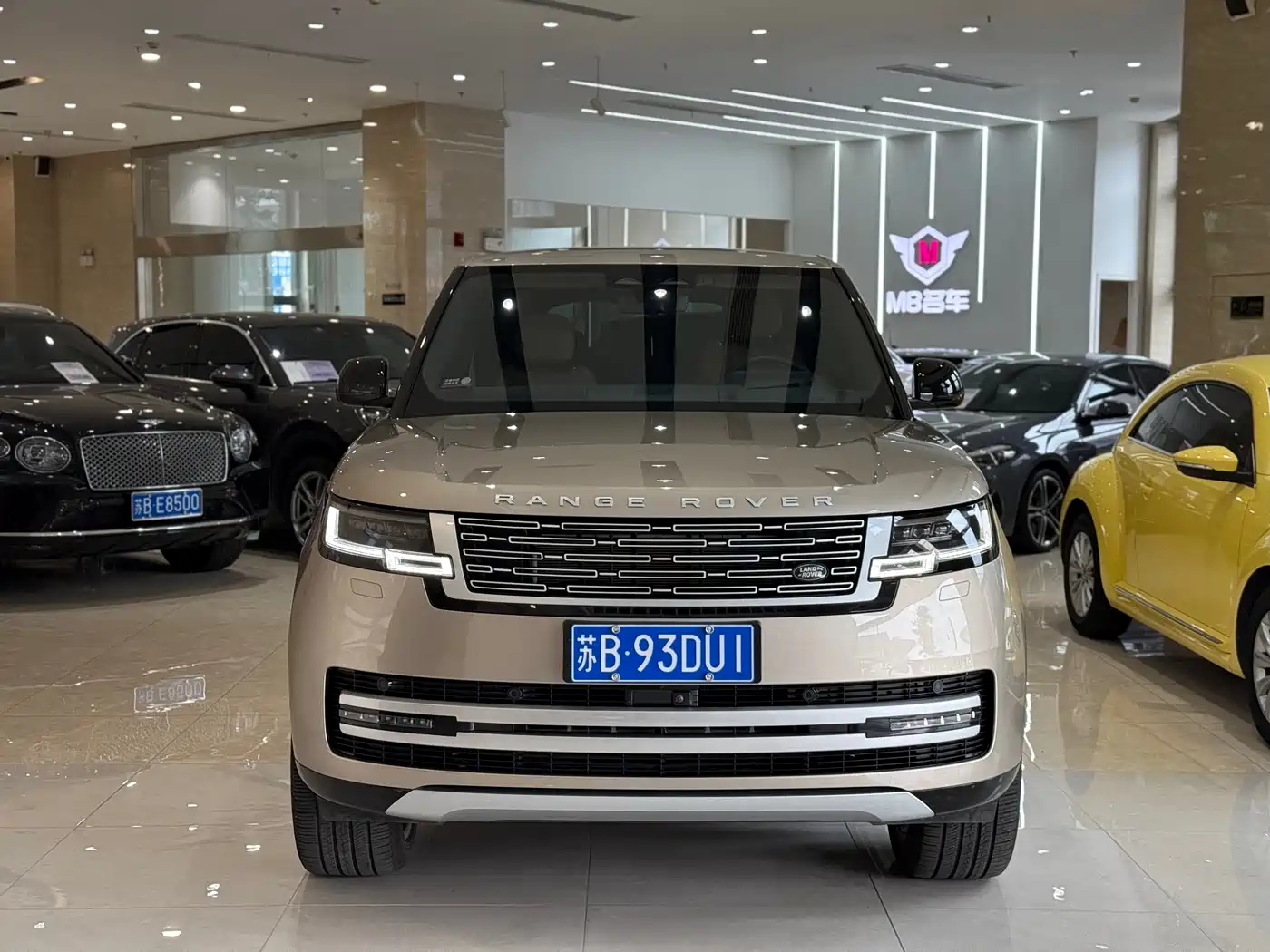 Land Rover Range Rover 2025 3.0 L6 400PS Genesis Extended Wheelbase фото 2
