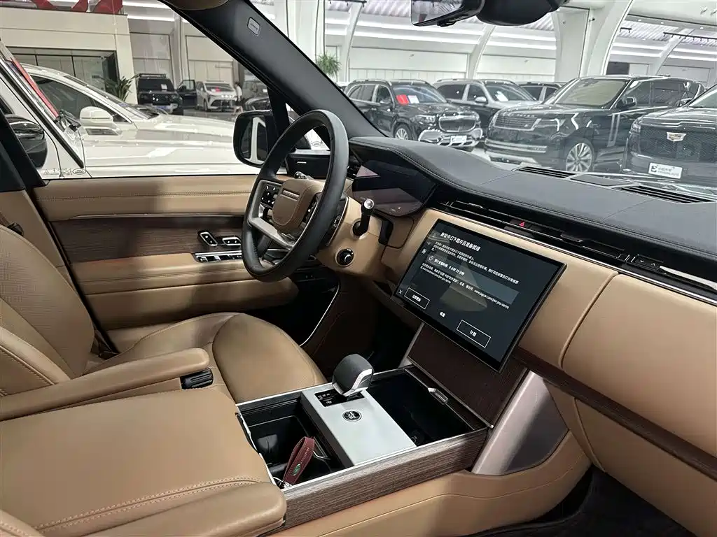 Land Rover Range Rover 2025 3.0 L6 400PS Flourishing Era Extended Wheelbase фото 17