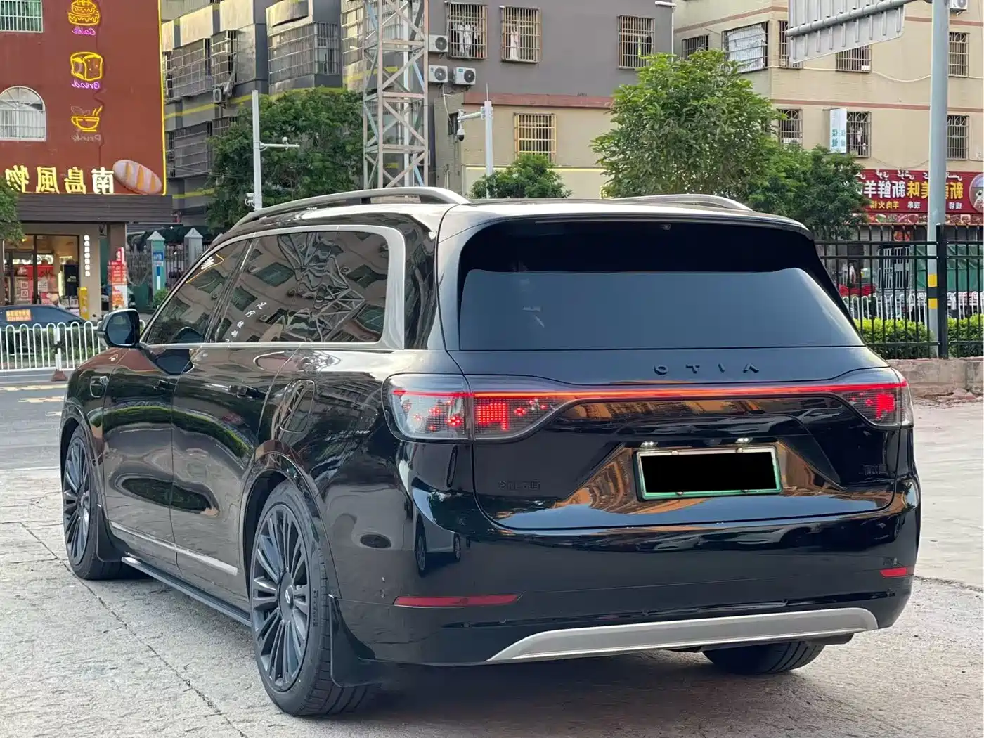 AITO Wenjie AITO M9 2024 Range Extender Max Edition 42kWh 6-seater фото 7