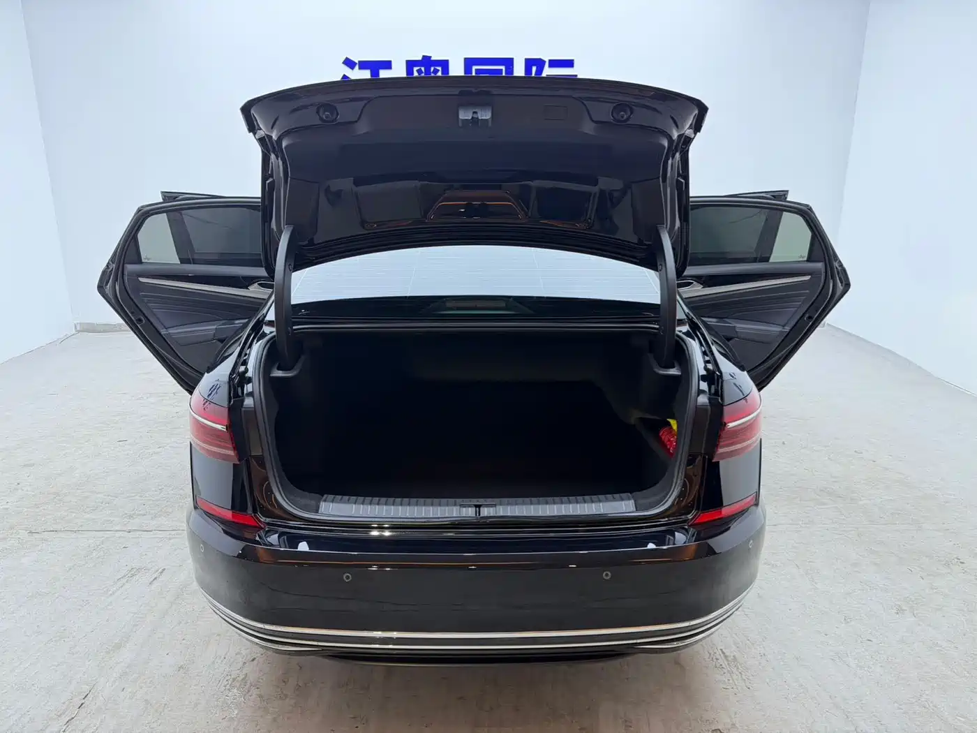 Volkswagen Passat 2023 Facelift 280TSI Business Edition фото 21
