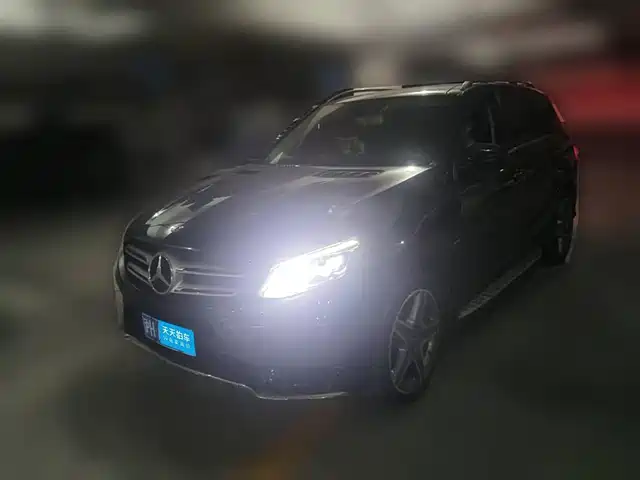Mercedes-Benz GLE 2018 GLE 400 4MATIC Ultimate Edition — фото 1