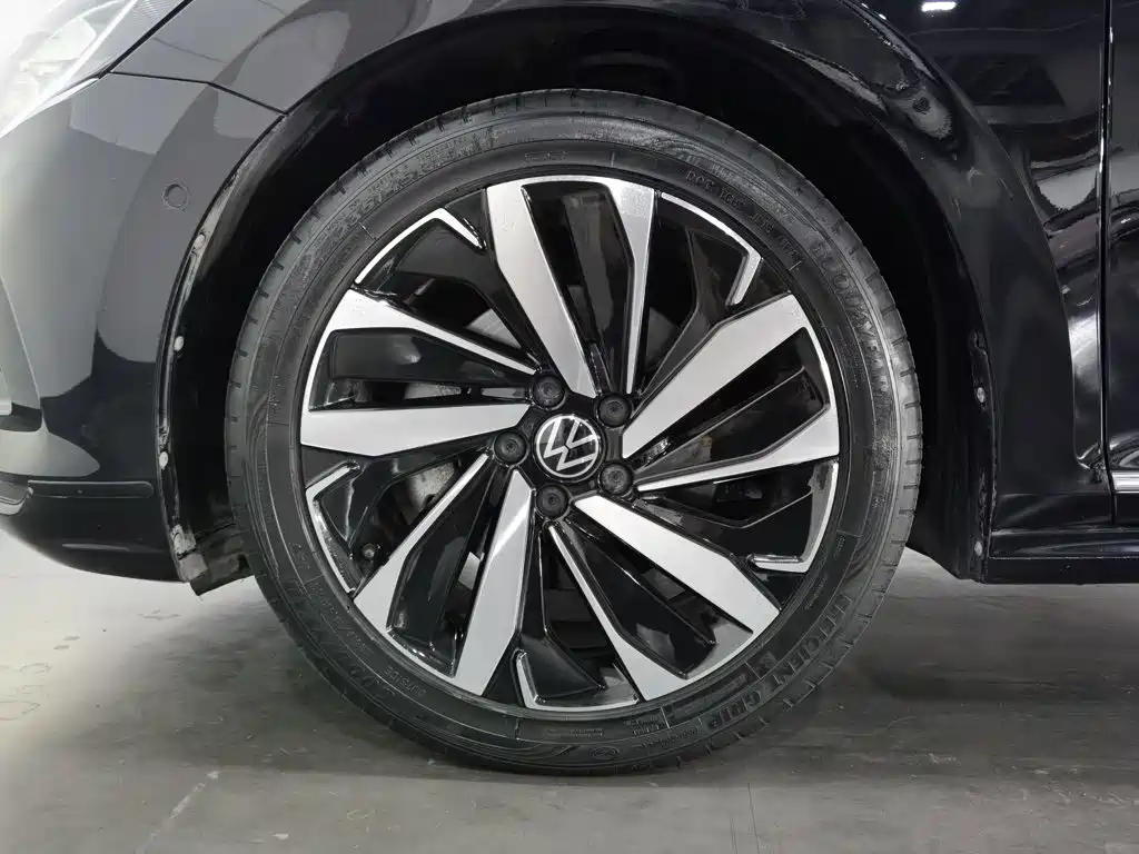 Фото 17 - Volkswagen Passat