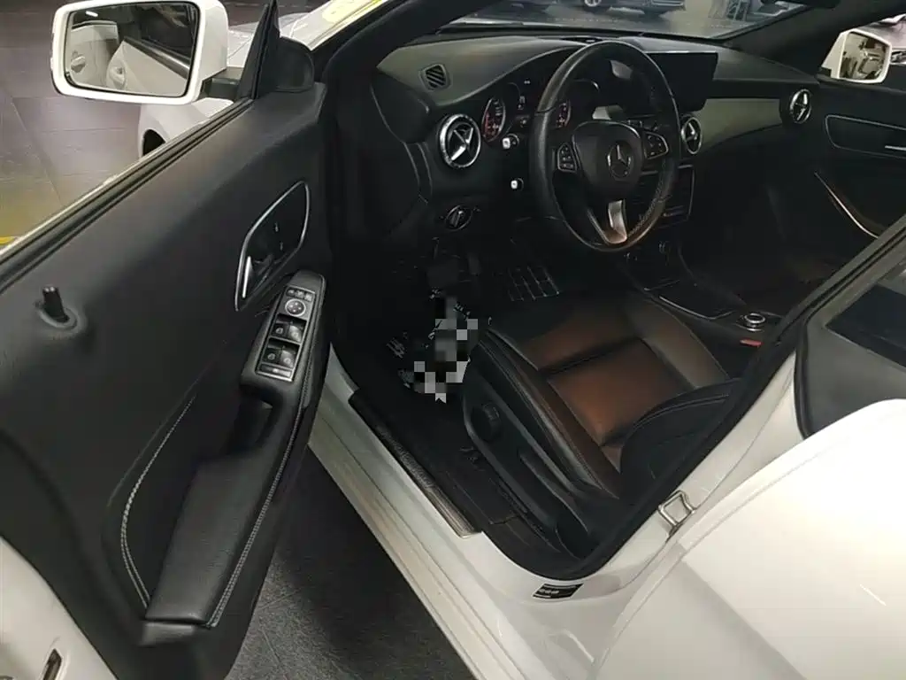 Mercedes-Benz CLA (Import) 2018 CLA 200 Dynamic Edition фото 16