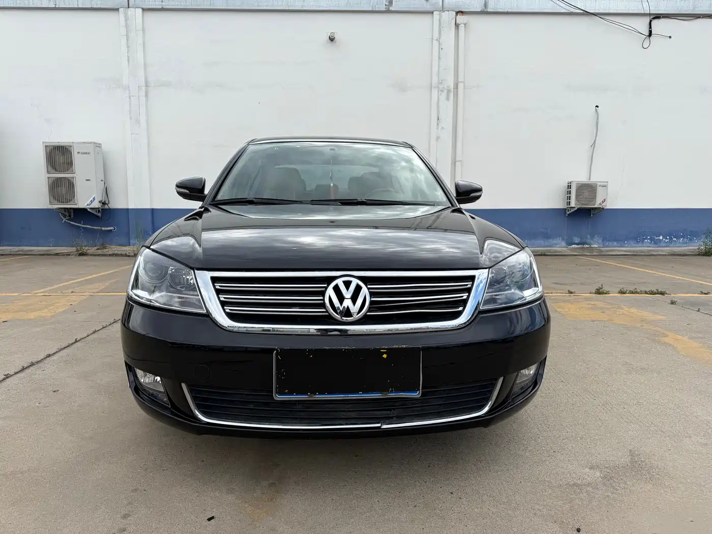 Volkswagen Passat Lingyu 2011 1.8T Manual Premium фото 2