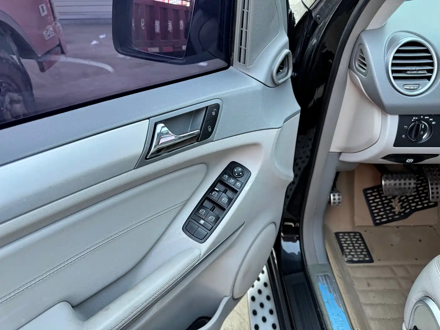 Mercedes-Benz M-Class 2010 ML 300 4MATIC фото 13