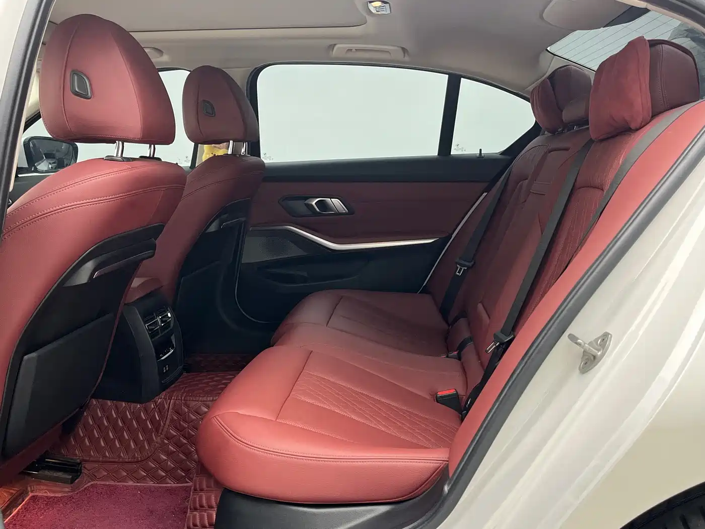 BMW 3 Series 2022 320Li M Sport Package фото 9