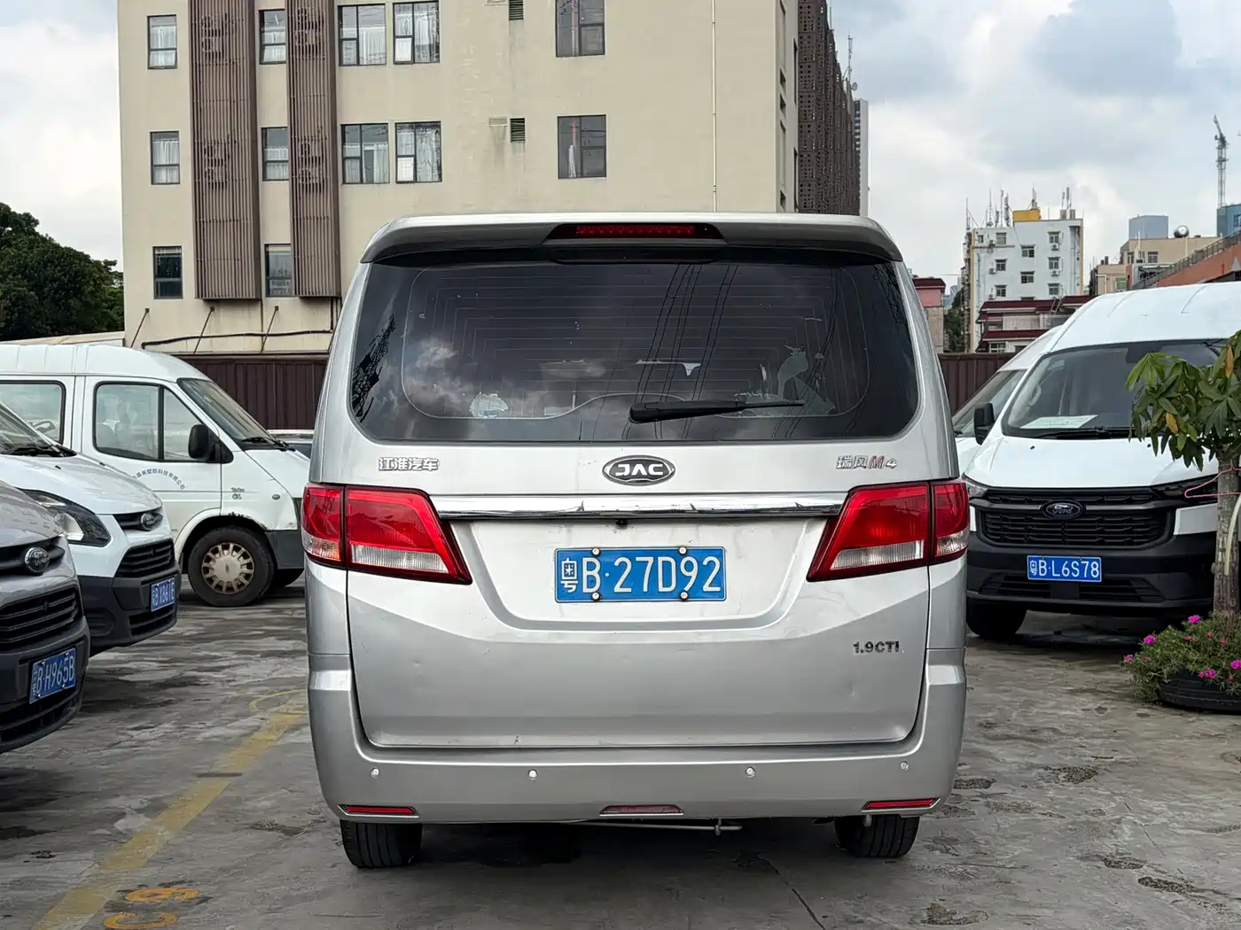 JAC Refine M4 2017 2017 1.9T Diesel Manual Luxury