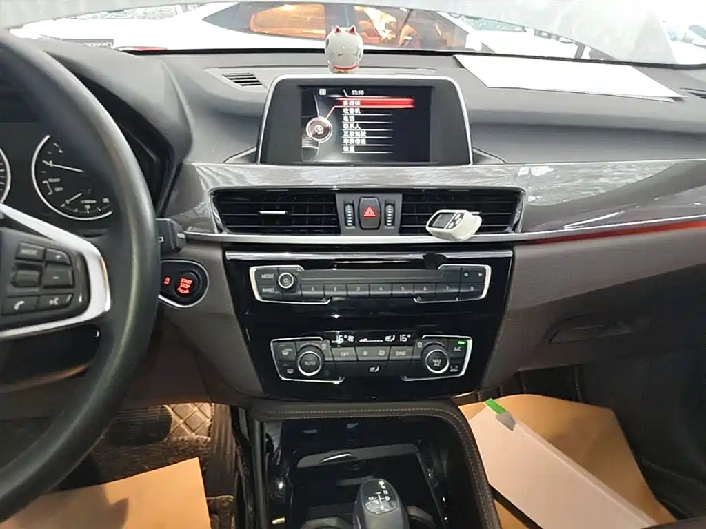 BMW X1 2018 sDrive18Li Premium Model фото 13