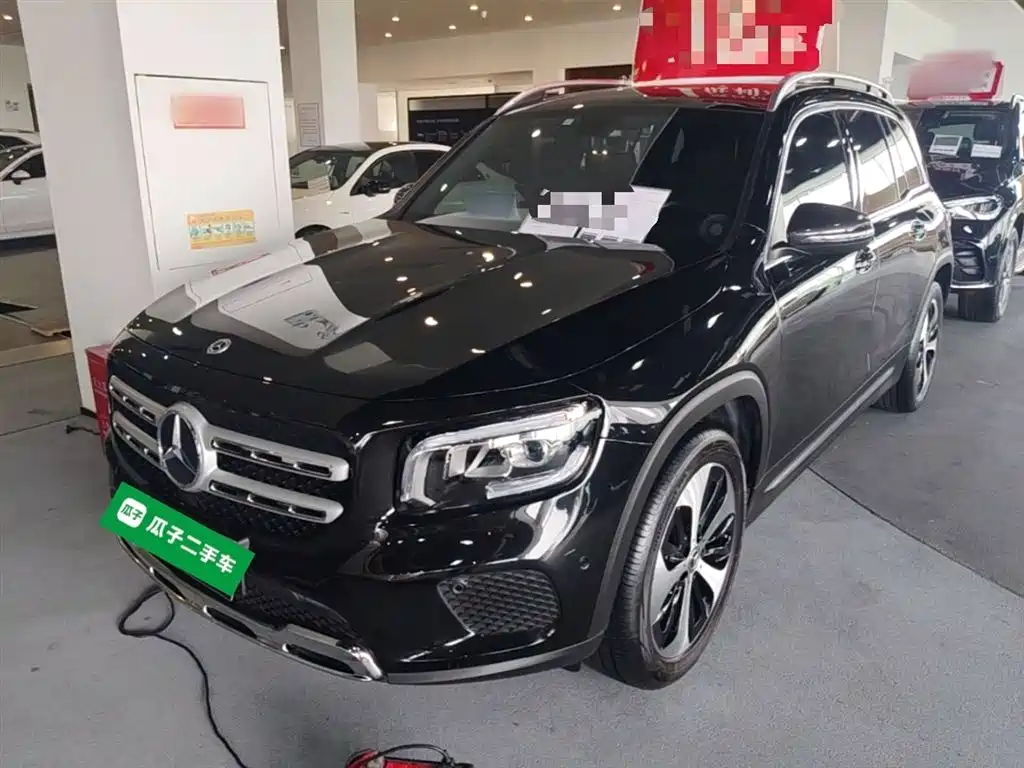 MERCEDES-BENZ GLB