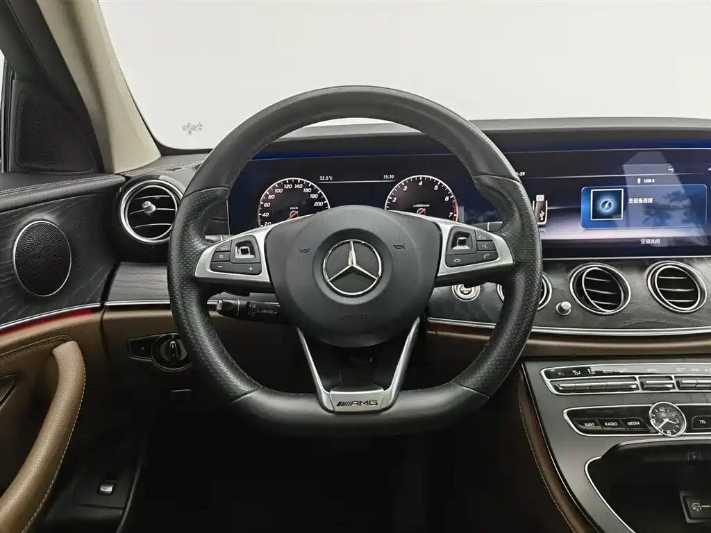 Mercedes-Benz E-Class 2018 E 200 L Sport фото 11