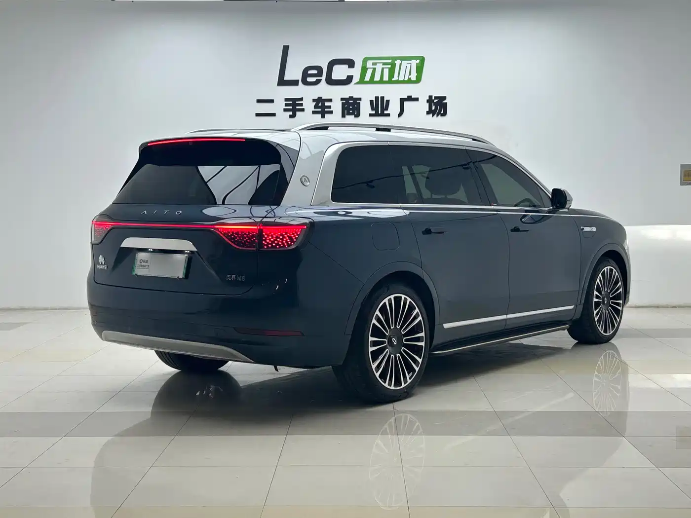 AITO Wenjie AITO M9 2024 Extended Range Ultra 42kWh 6-Seater фото 5