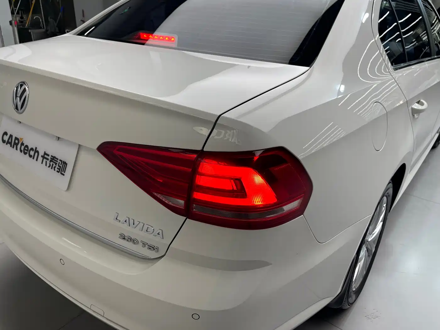 Volkswagen Lavida 2017 230TSI DSG Comfort Edition фото 24