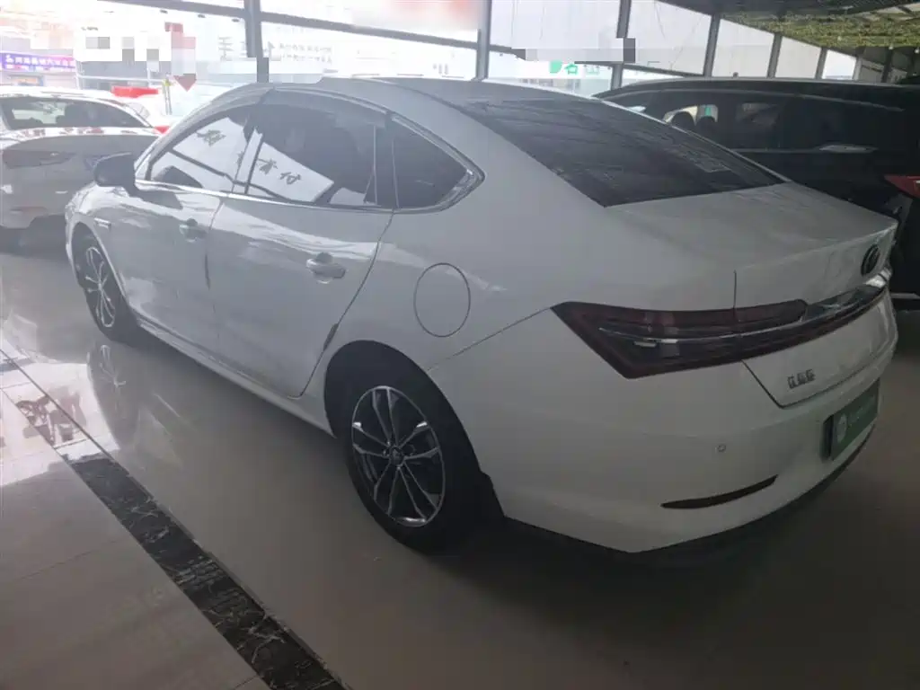 BYD Qin Pro 2018 1.5TI Automatic Smart Connected Premium Edition фото 5