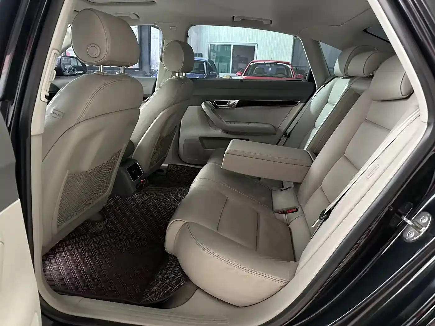 Audi A6L 2011 Model 2.4L Comfort фото 6