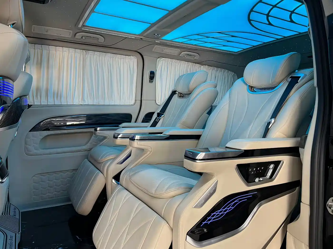 Mercedes-Benz Vito 2023 2.0T Business 7-Seater фото 5