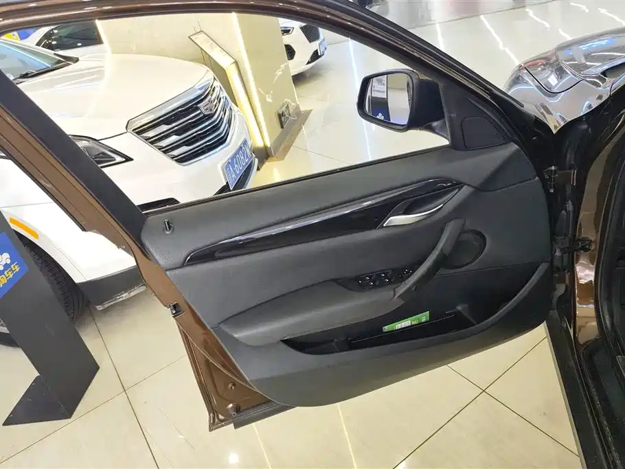 BMW X1 2015 Model sDrive18i Leading Advanced Edition фото 7