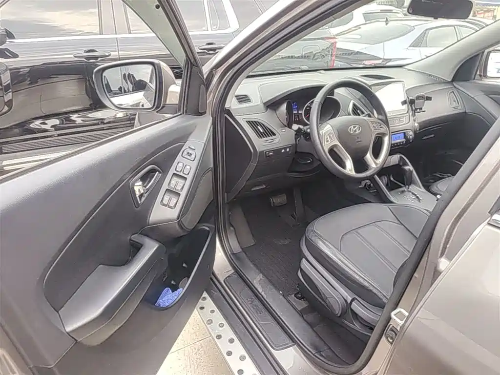 Hyundai Beijing Hyundai ix35 2015 2.0L Automatic 2WD Smart Type China IV фото 16